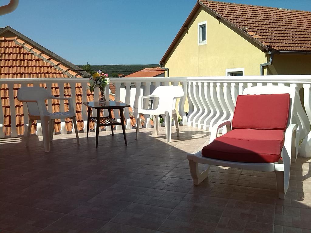 Apartments Batarilo Gornji Karin Oda fotoğraf