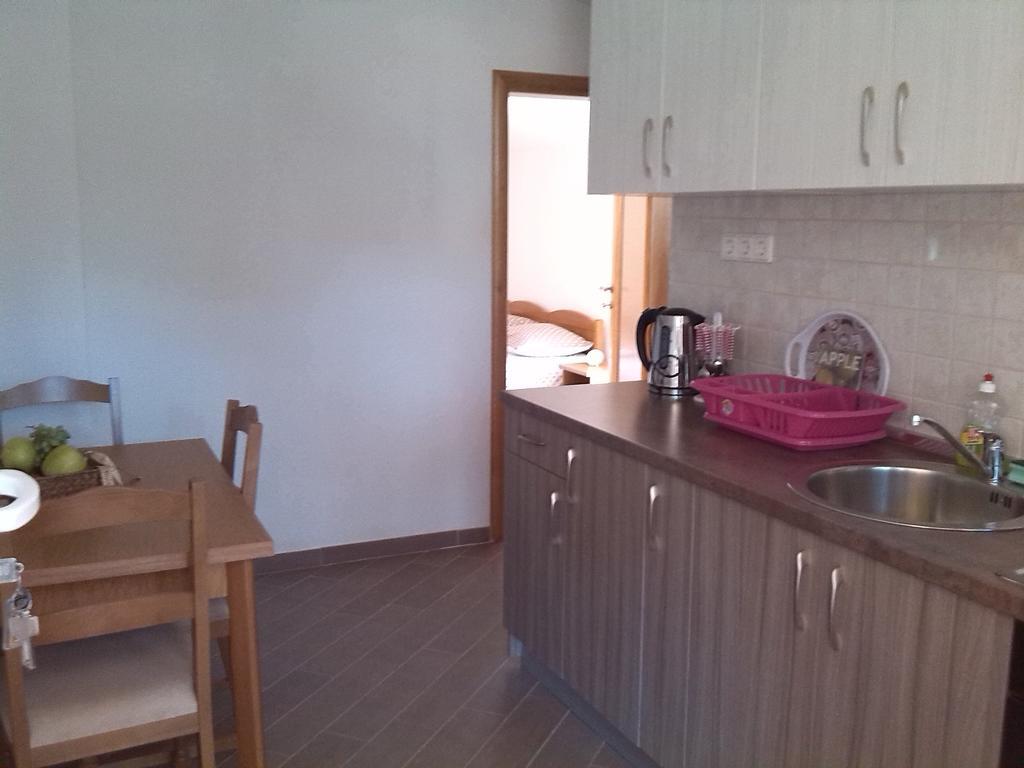 Apartments Batarilo Gornji Karin Oda fotoğraf